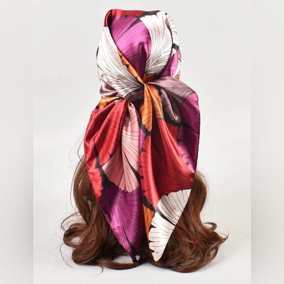 Anthropologie Multicolor Scallop Pattern Scarf - Picture 2 of 5